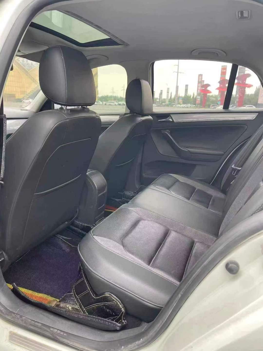 Volkswagen Bora 2015 1.6L Automatic Sunroof 9