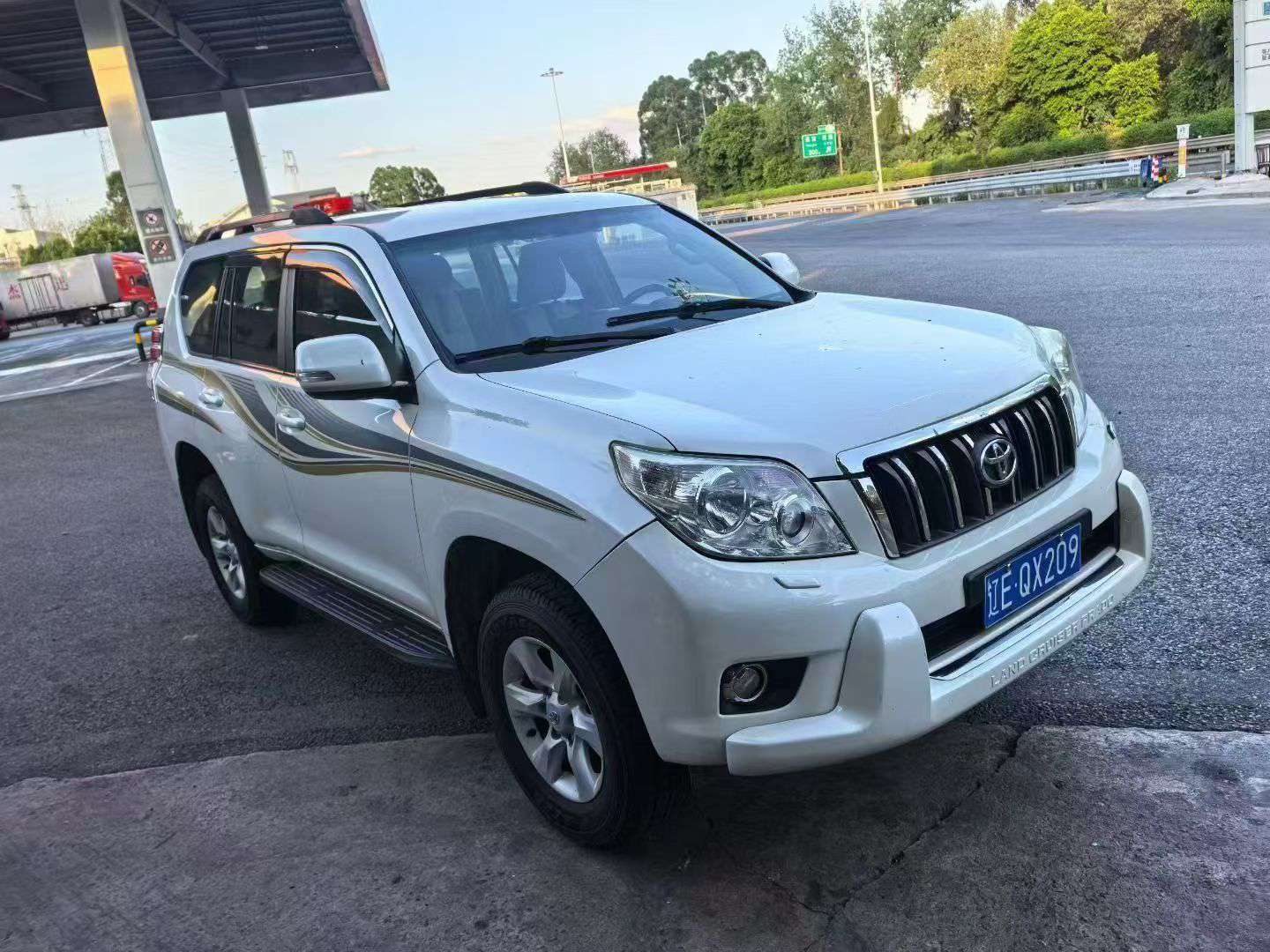 Toyota Prado 2700 Luxury Edition 7-Seater 3