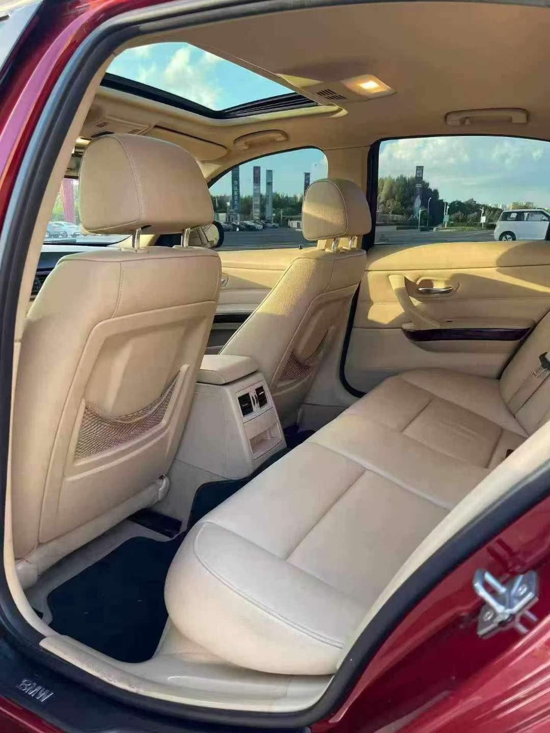 BMW 3 Series 2010 320i 9