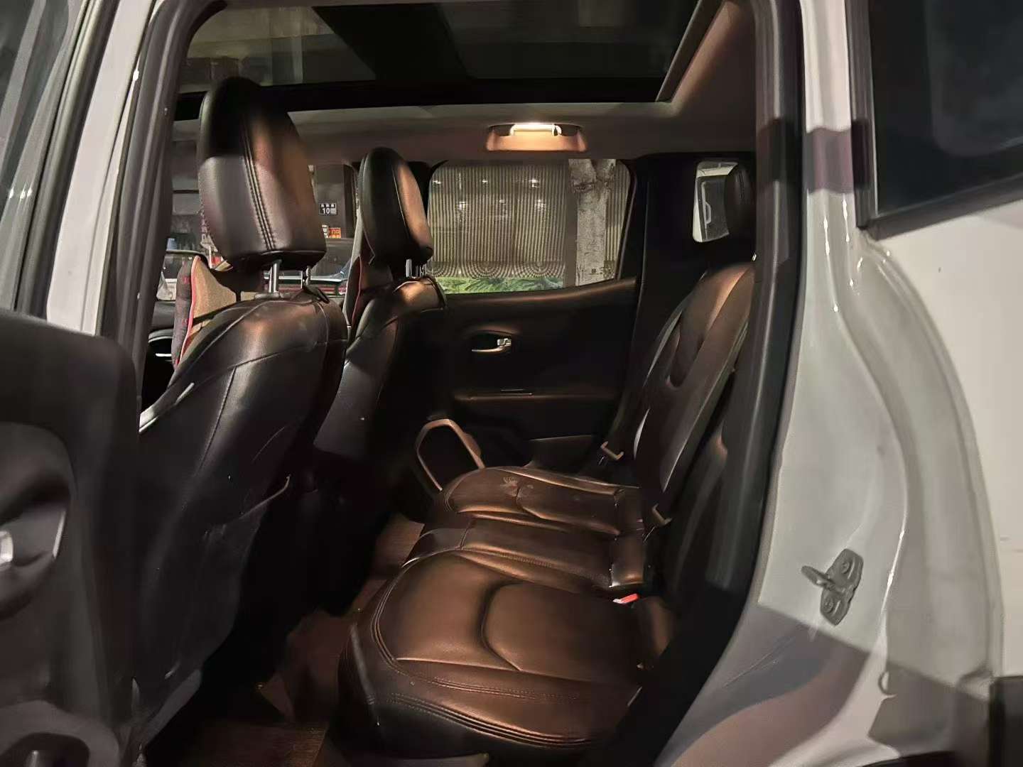 Jeep Renegade 5
