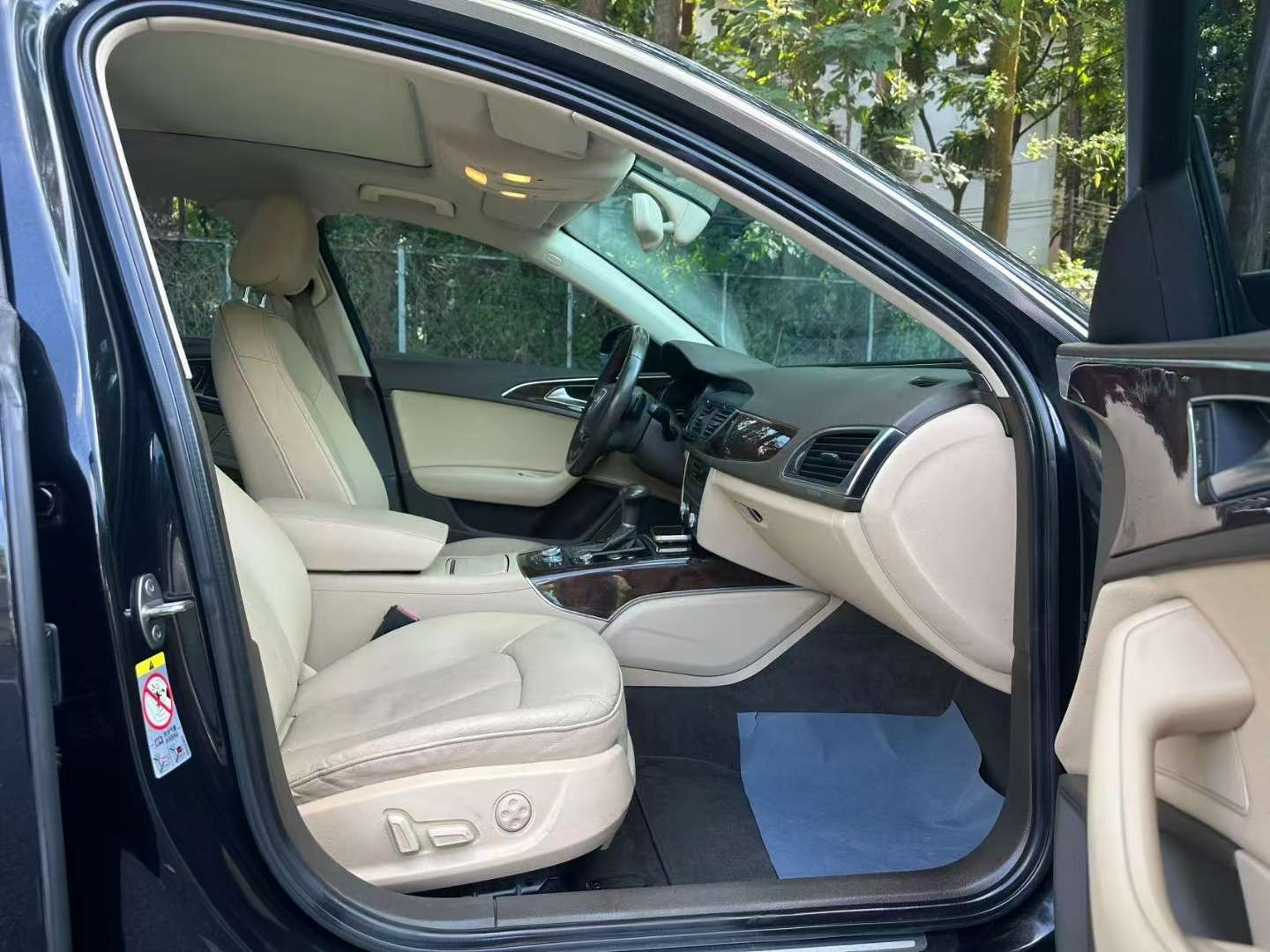 Audi A6L 2.5L Comfort Edition 7