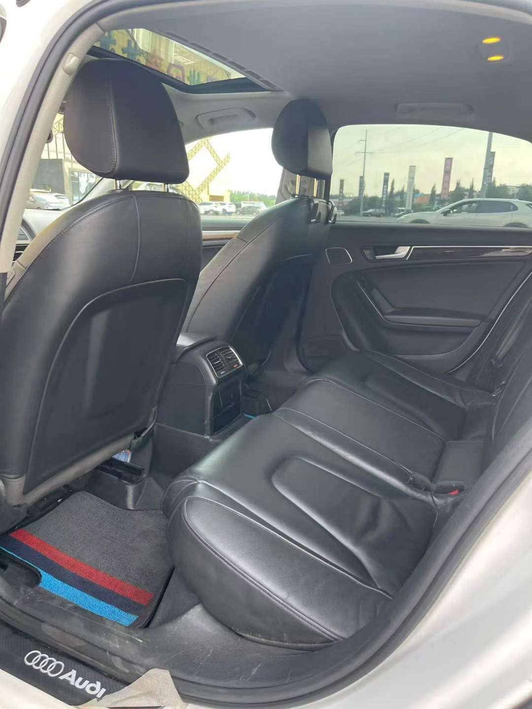 Audi A4L 2012 2.0T Automatic 9