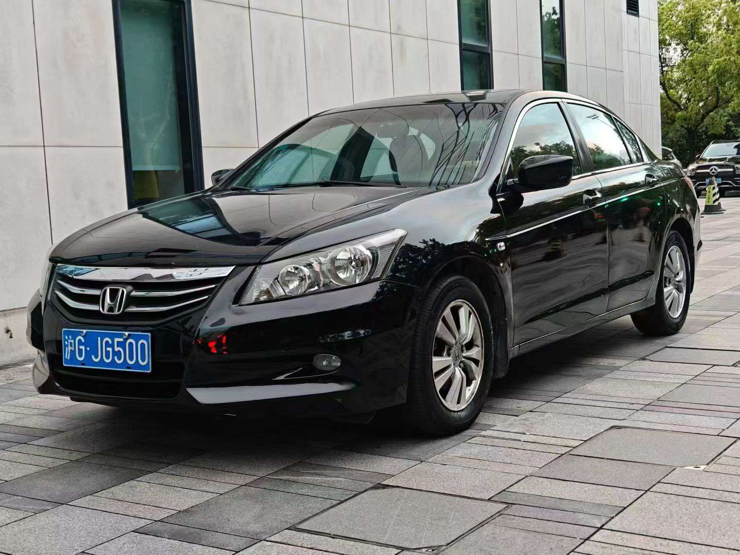Honda Accord 2.0 Luxury 2