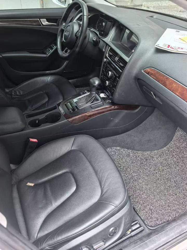 Audi A4L 2013 2.0L Automatic 7