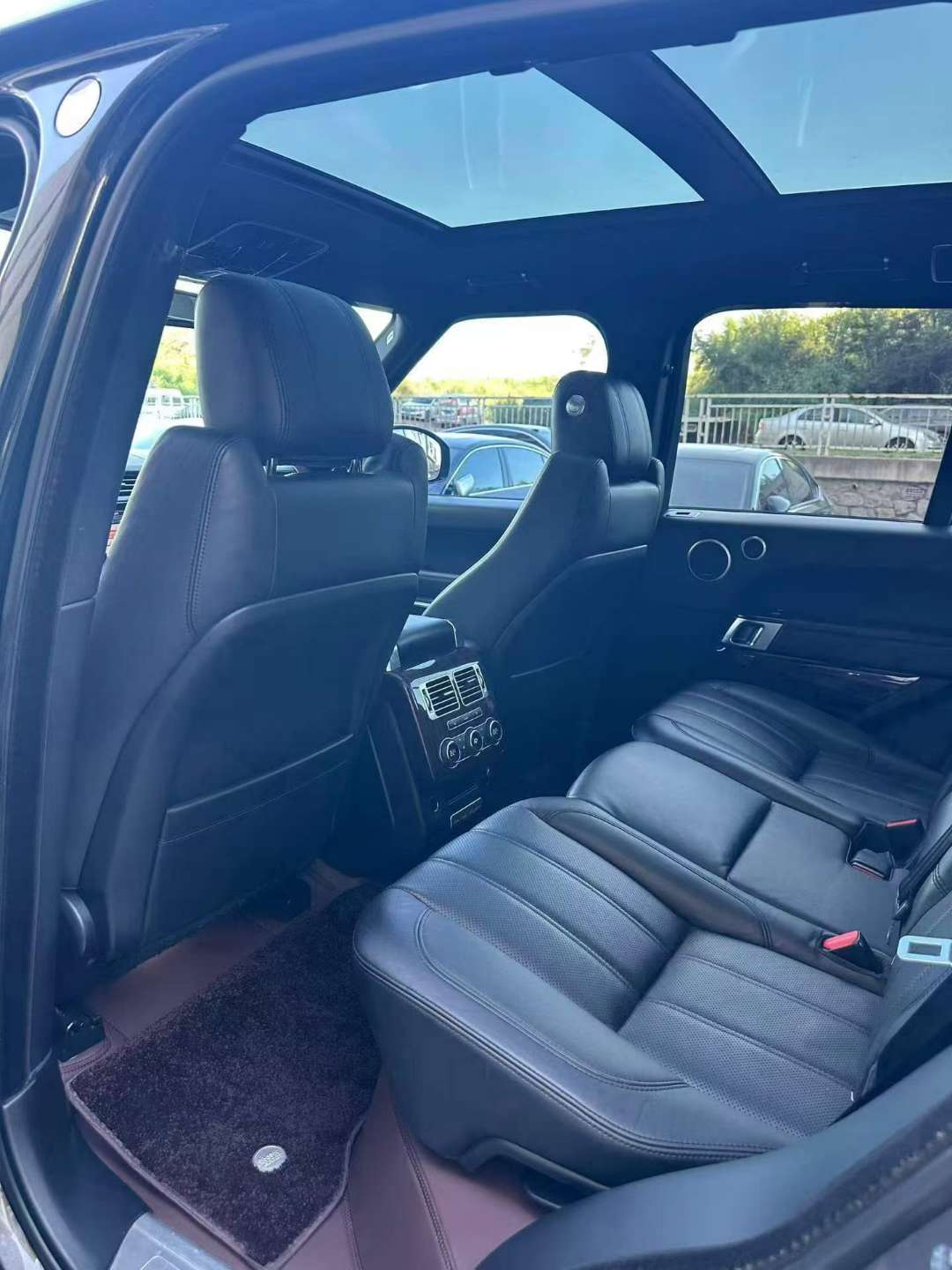 Land Rover Range Rover Executive Obsidian Limited Edition 9