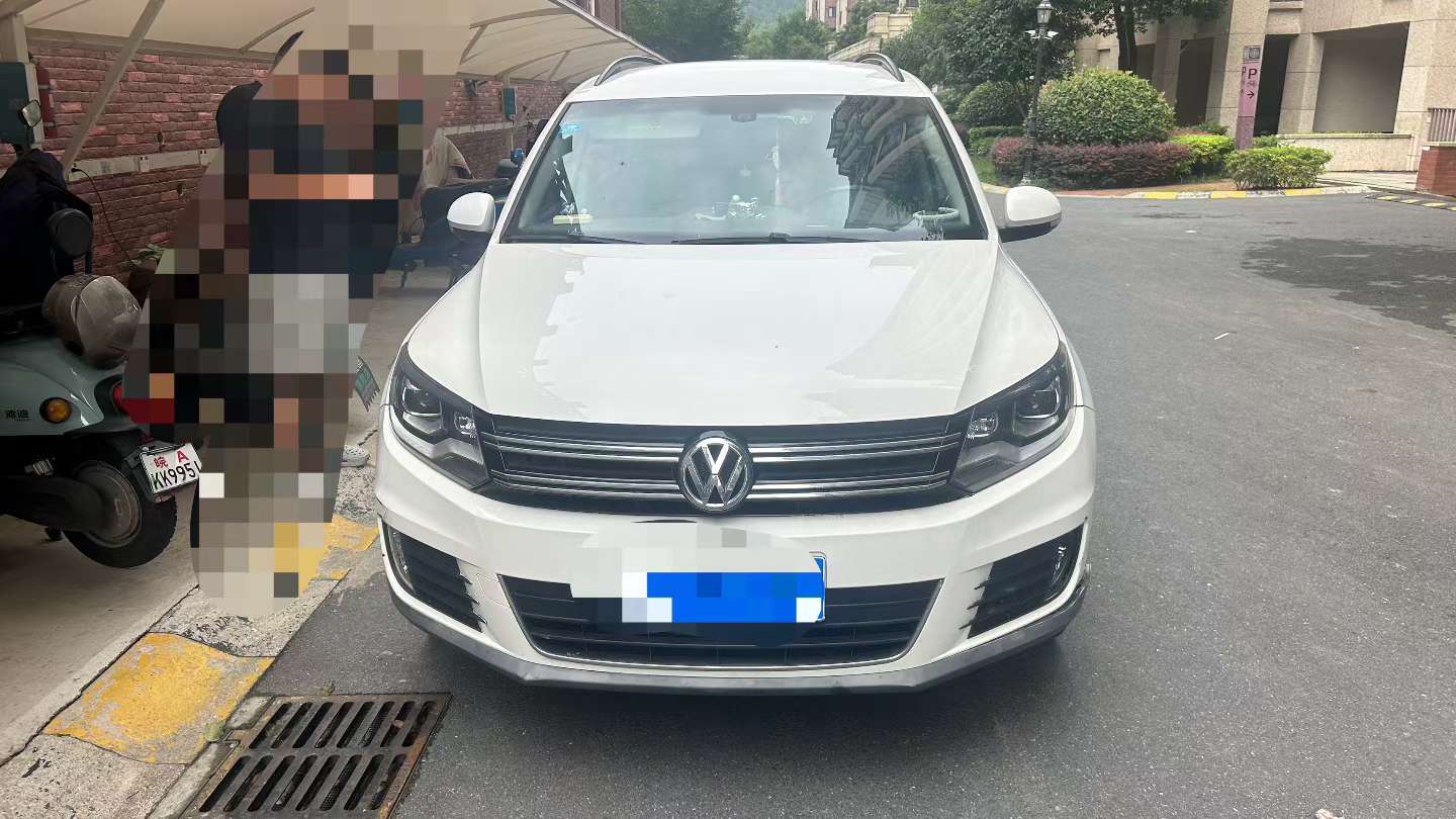 Volkswagen Tiguan 2015 1.8T Automatic AWD Comfort Edition