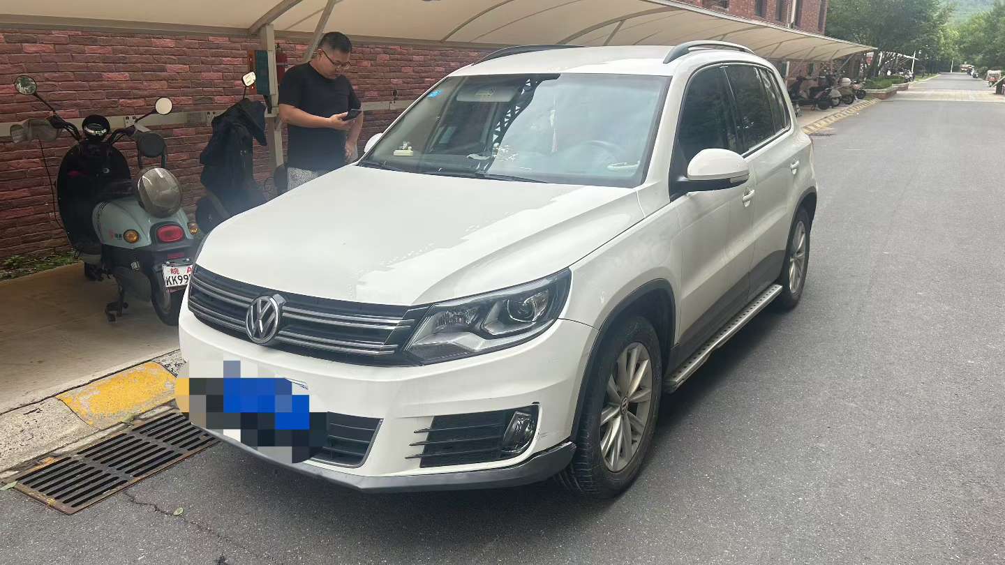 Volkswagen Tiguan 2015 1.8T Automatic AWD Comfort Edition 2