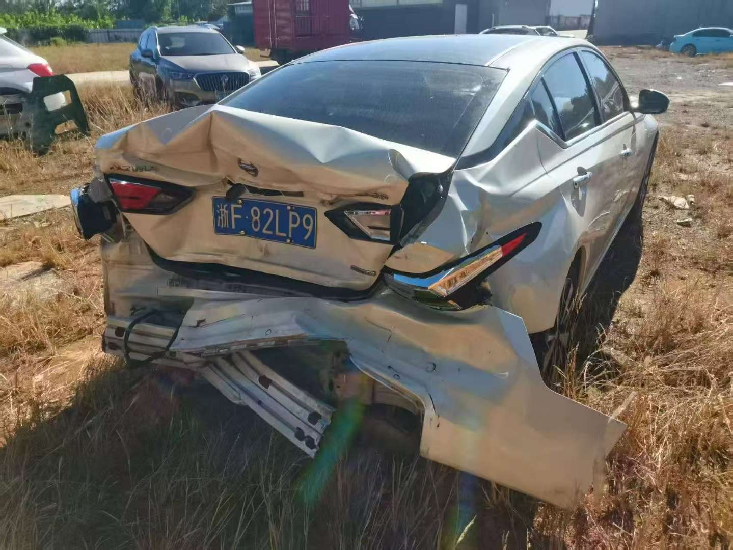 Nissan Altima 3