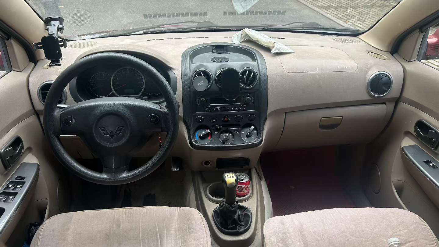 Wuling Hongguang 2013 1.4L Comfort Edition 5