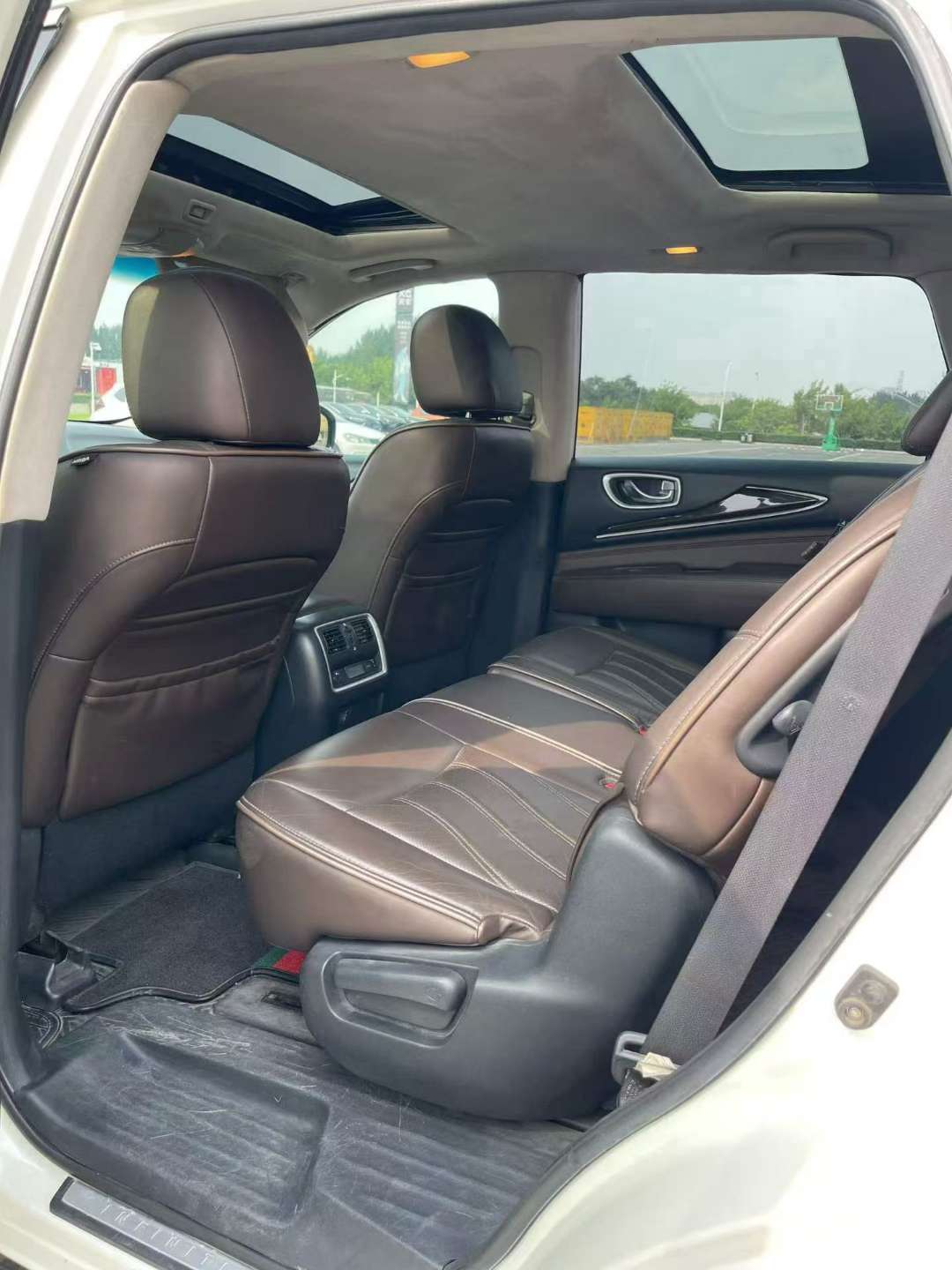 Infiniti JX35 9
