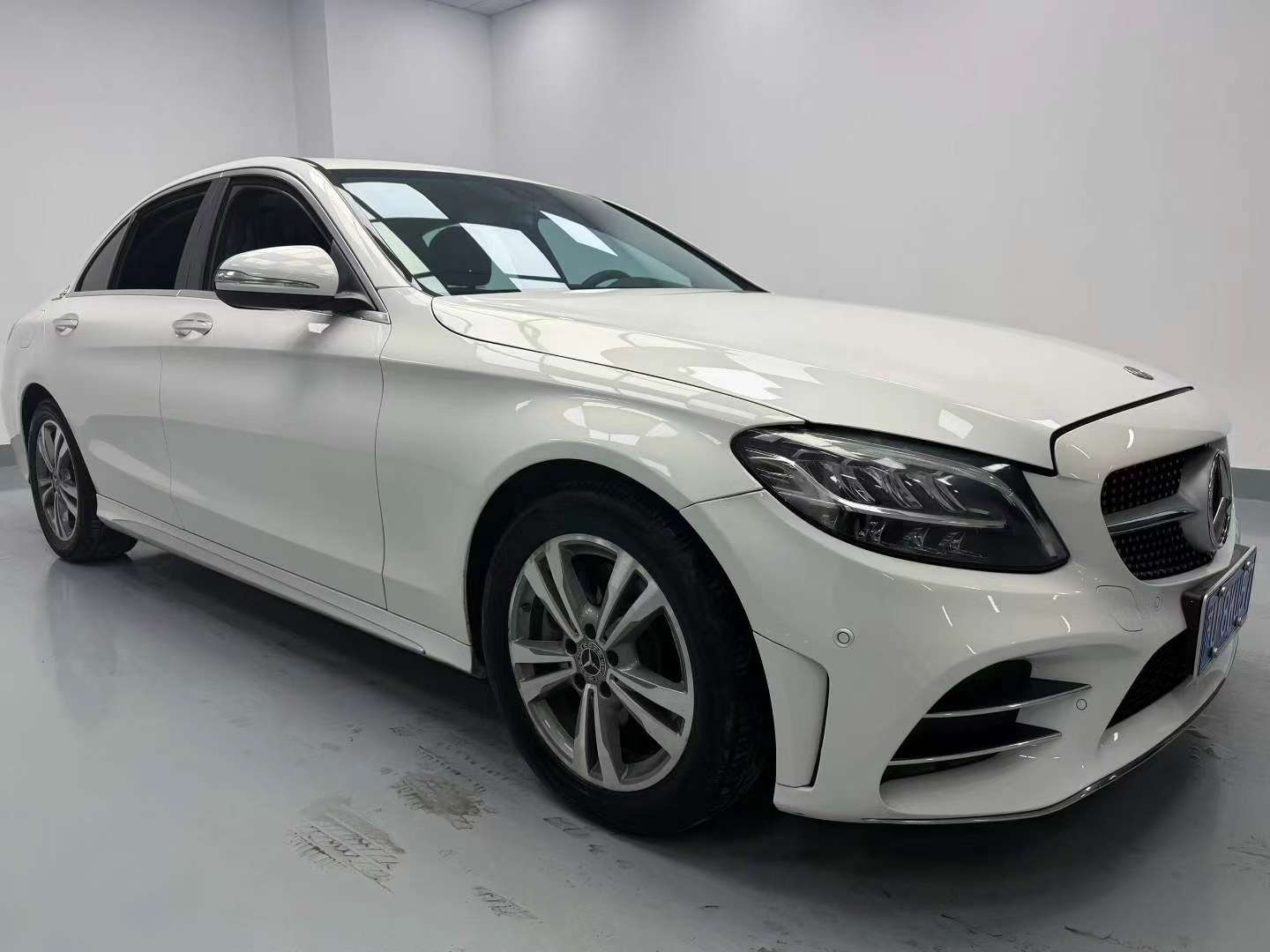 Mercedes-Benz C-Class 3