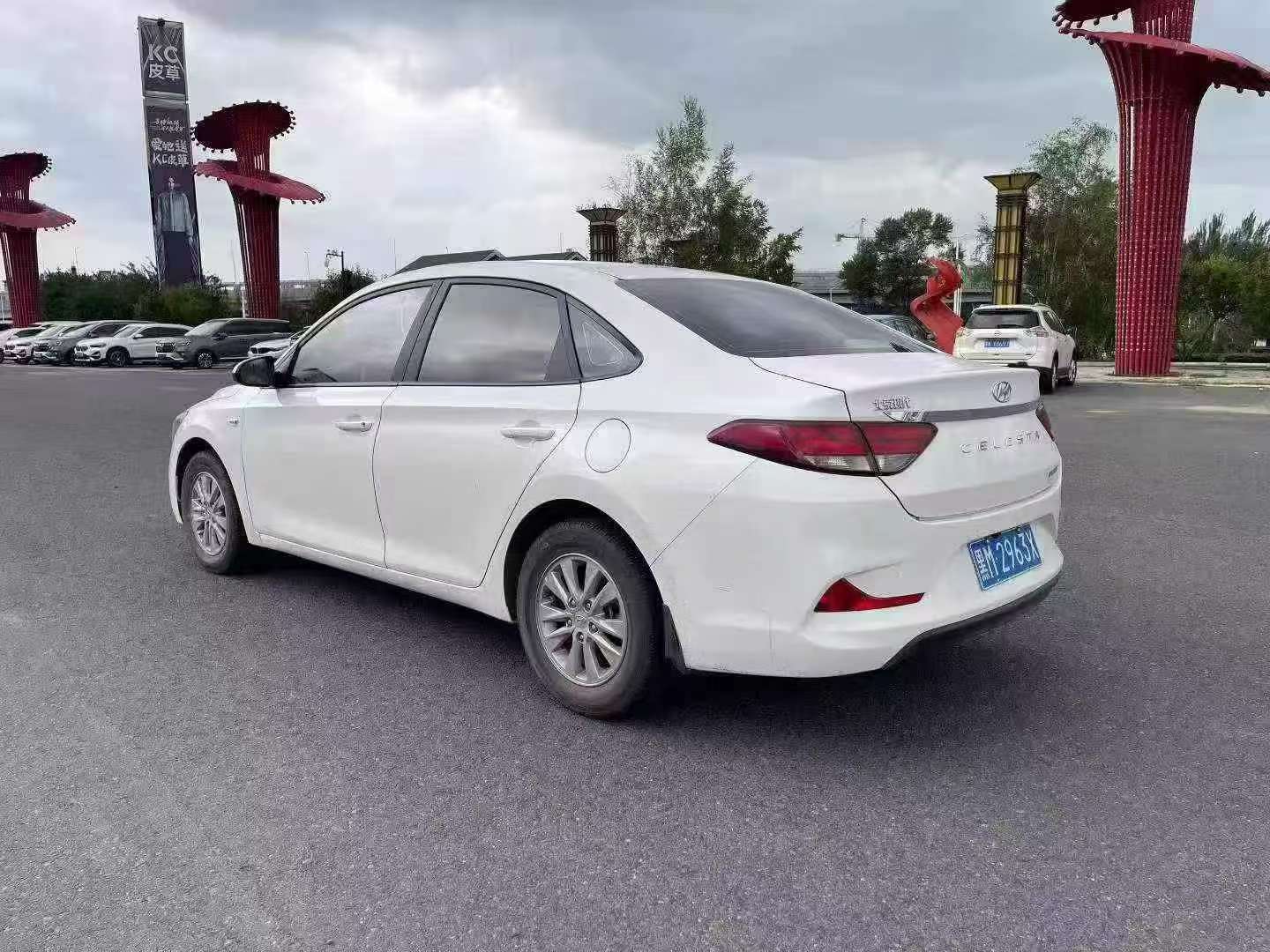 Hyundai Elantra 5