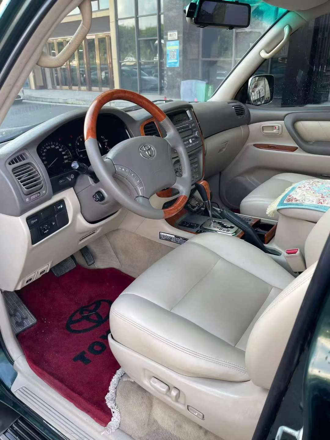 Toyota Land Cruiser 2004 4.7L Automatic 4WD 7