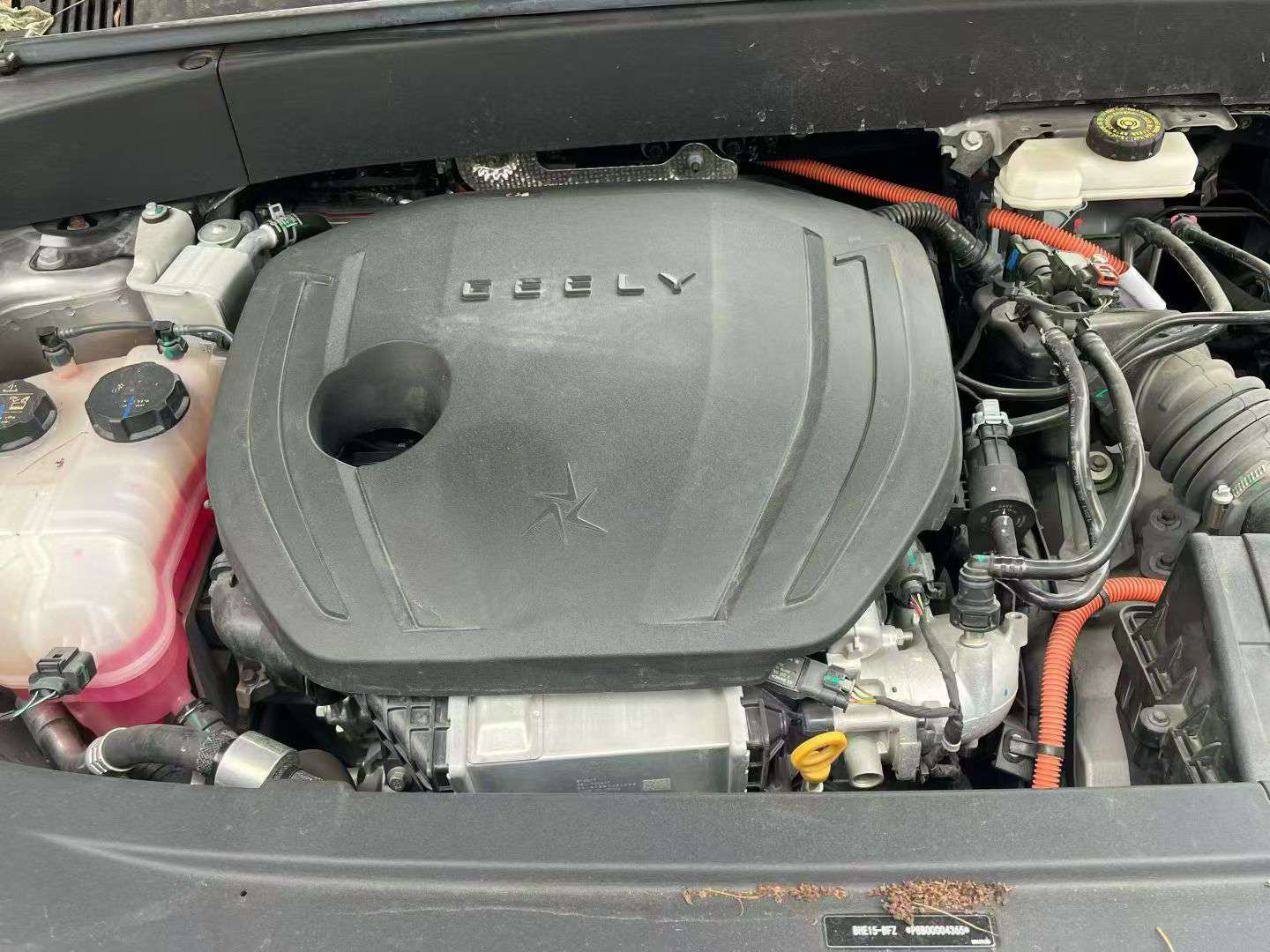Geely Galaxy L7 6