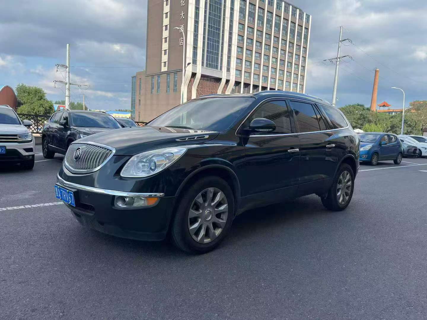 Buick Enclave 2011 High Trim 2