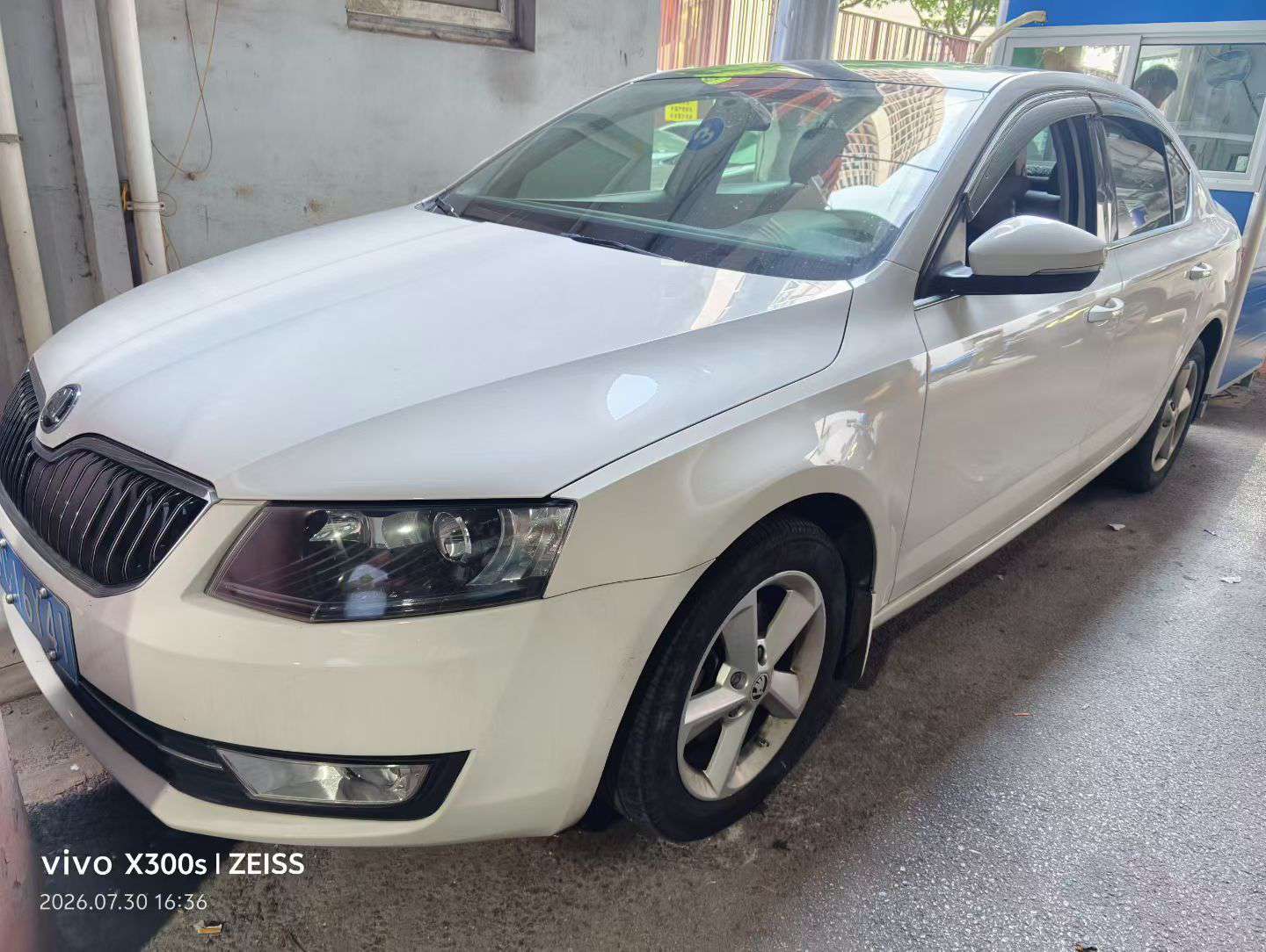 Skoda Octavia 2015 1.6L Automatic Sunroof